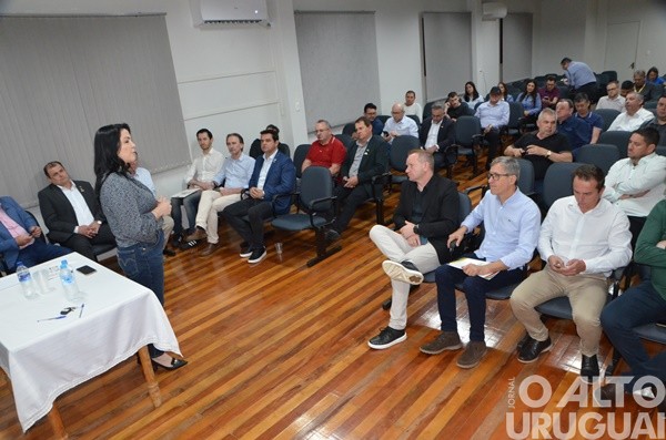 Amng realiza reunião de prefeitos durante Festiplan em Planalto