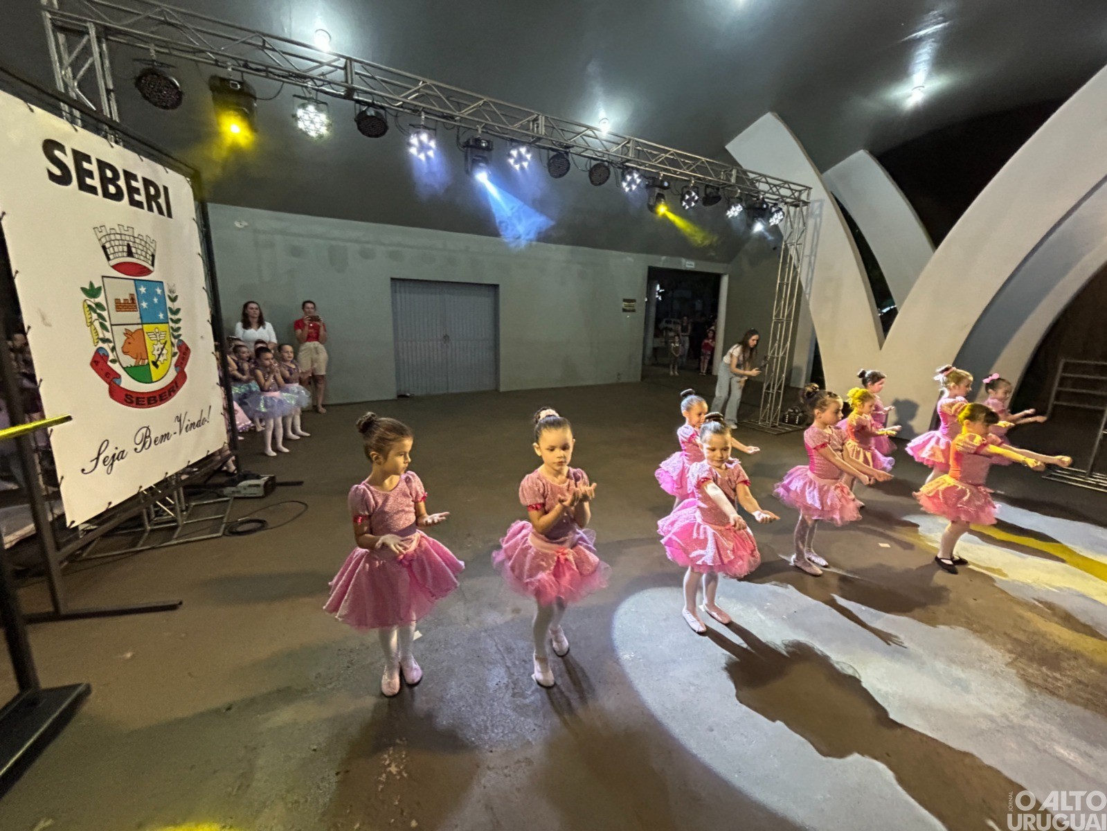 Escolas Estaduais e Academia Ven encantam público em Seberi