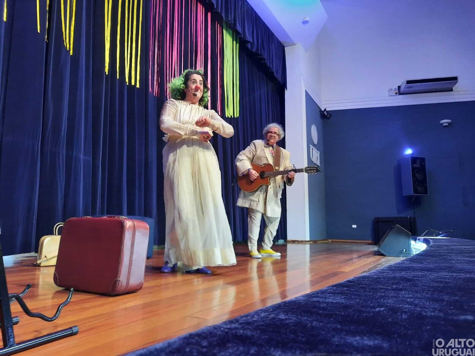 Escola Afonso Pena promove peça teatral comemorativa aos seus 60 anos