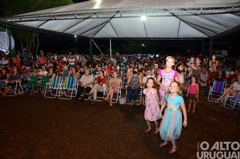 Programação de Natal reúne famílias em Caiçara