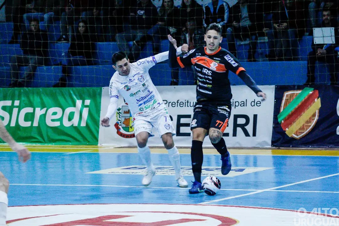 Afucs sai na frente, mas toma virada e perde na estreia do Gauchão