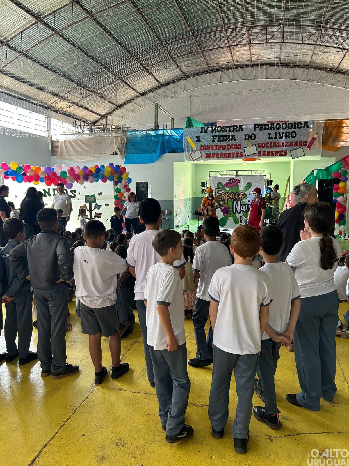 Escola Cívico-Militar Erico Verissimo realiza mostra científica e feira do livro em Vicente Dutra