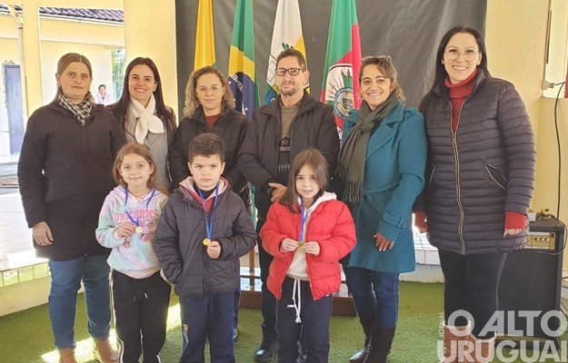 Escola Evaldo Roberto Nickhorn de Rodeio Bonito realiza projeto