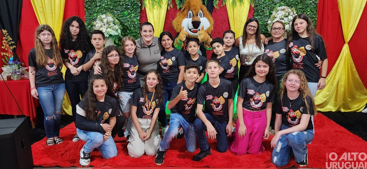 Brigada Militar forma mais de 50 alunos no Proerd em Iraí