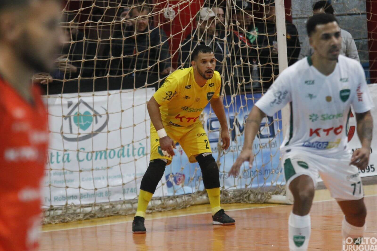 Guarani anuncia saída de três jogadores