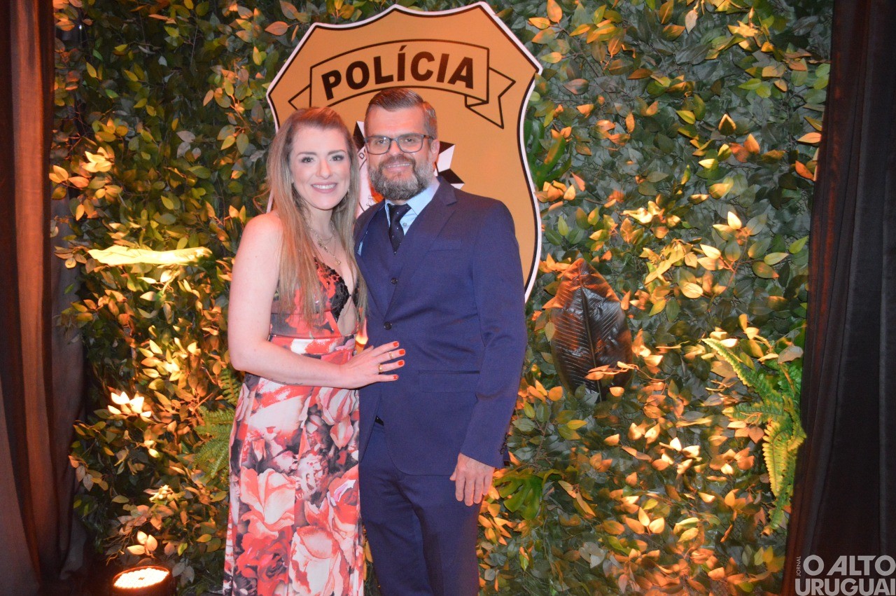 Baile Golden Night da 14ª DRPI homenageia parceiros da Polícia Civil na região