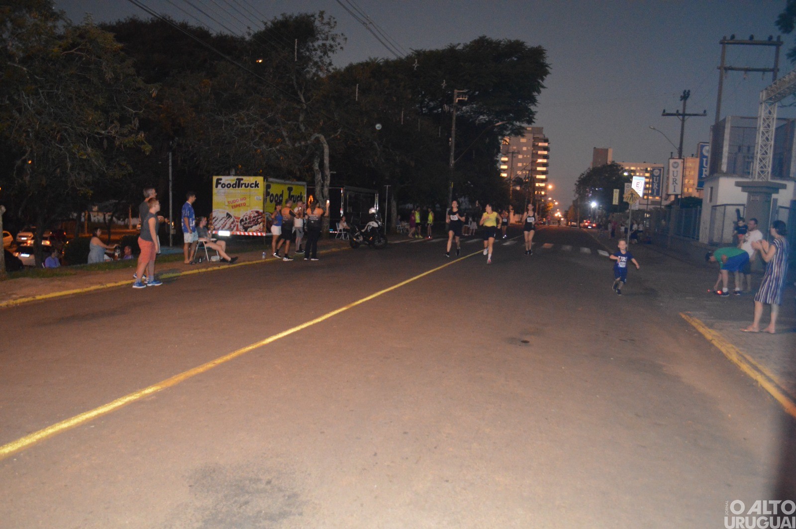 URI Night Run reúne grande número de corredores em FW