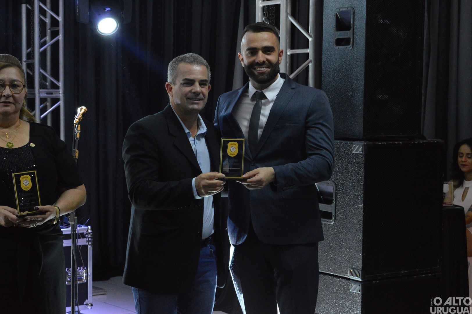 Baile Golden Night homenageia parceiros da Polícia Civil