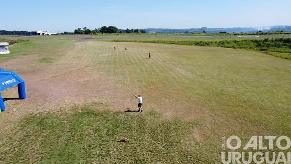 “Ventos de alegria” deixam colorido o céu de FW