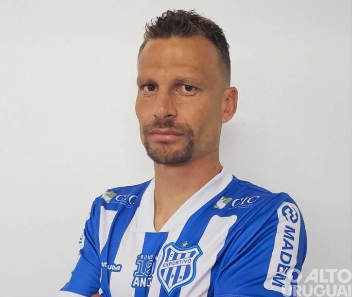 União-FW anuncia contratação do zagueiro Cleiton