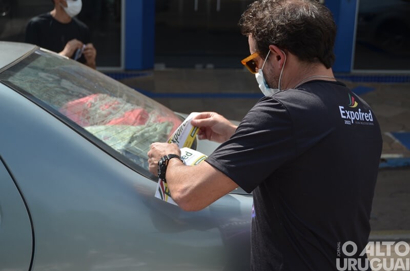 Adesivaço da Expofred acontece neste sábado no largo Vitalino Cerutti