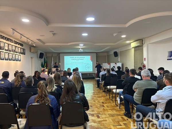 Palestra na AEFW esclarece obrigações legais sobre prevenção contra incêndios