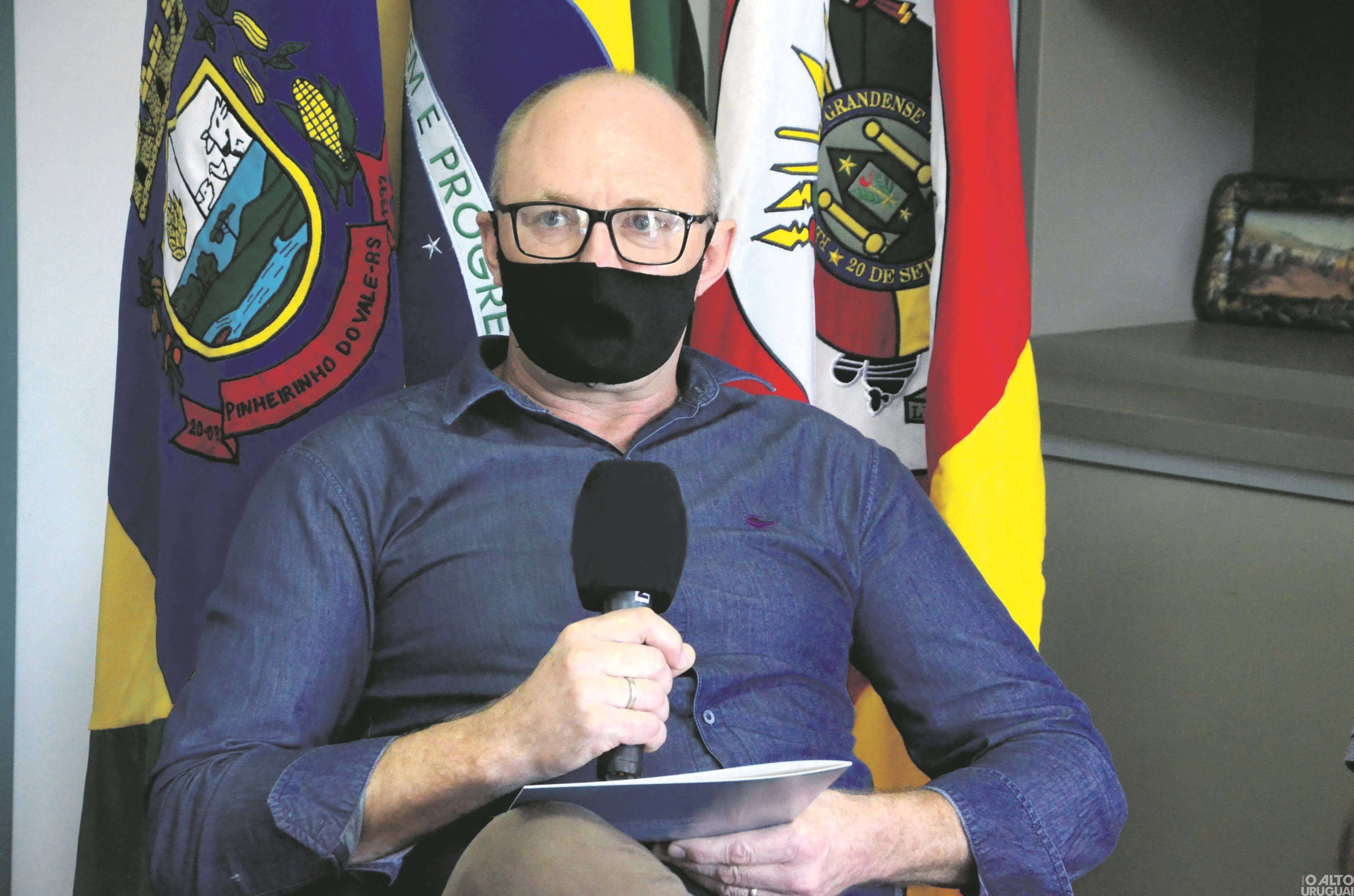 Executivo de Pinheirinho do Vale antecipa 40% do 13º salário dos funcionários