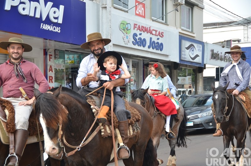 CTG Rodeio da Querência faz programação em homenagem ao Dia do Gaúcho