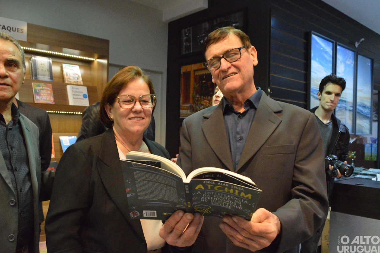 Médico Jorge Alan Souza recebe convidados para lançamento de seu livro