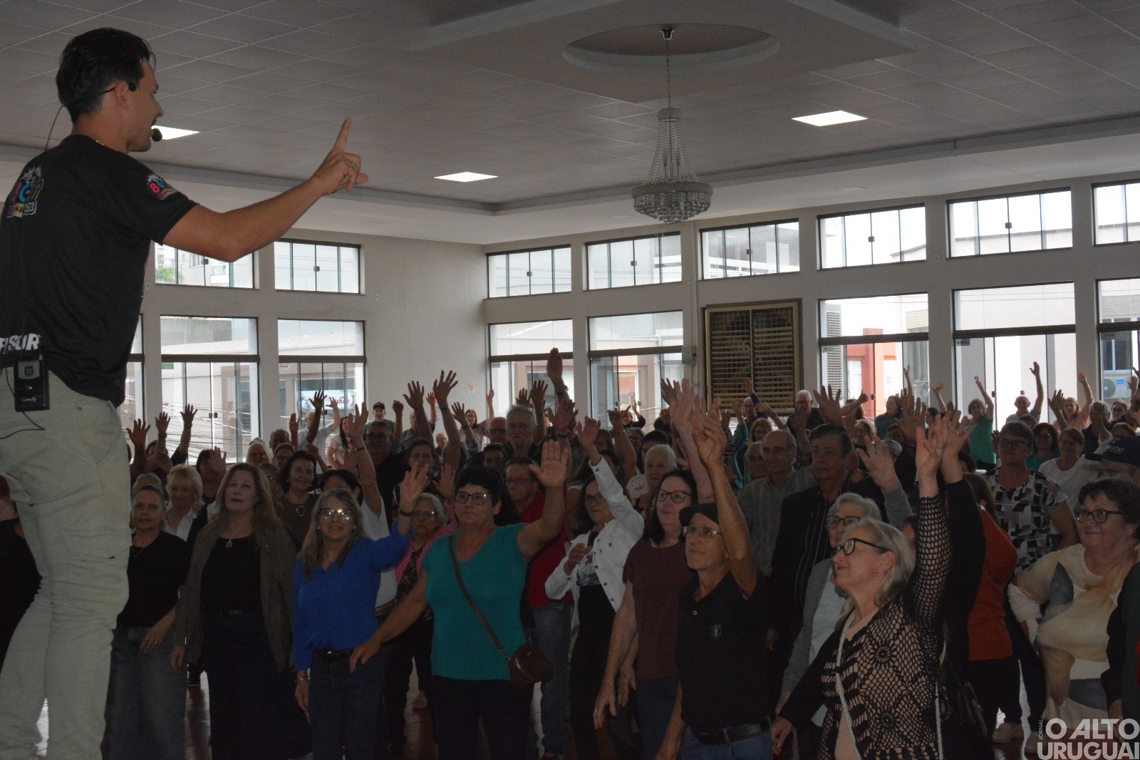 Comemoração ao Dia do Idoso reúne 17 grupos em FW