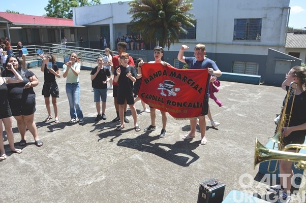 Bandas da Escola Cardeal Roncalli conquistam cinco títulos de campeãs e três de vice-campeãs em SC