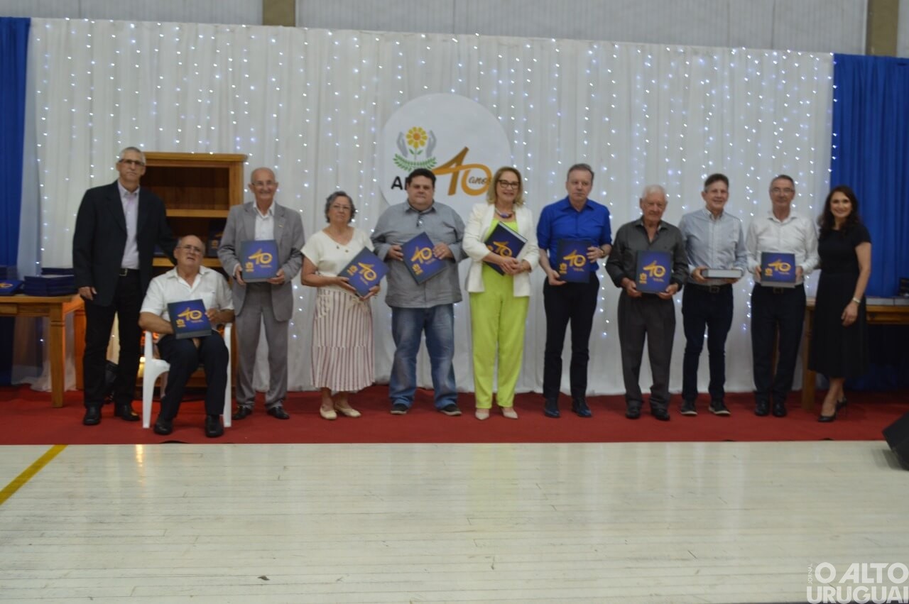 Jantar marca 40 anos da Apae-FW