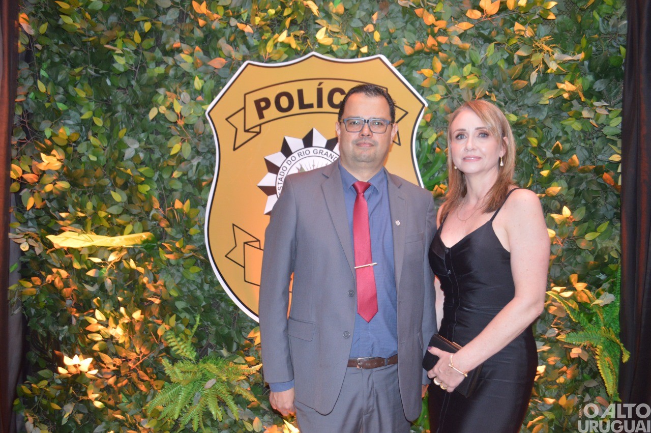 Baile Golden Night da 14ª DRPI homenageia parceiros da Polícia Civil na região