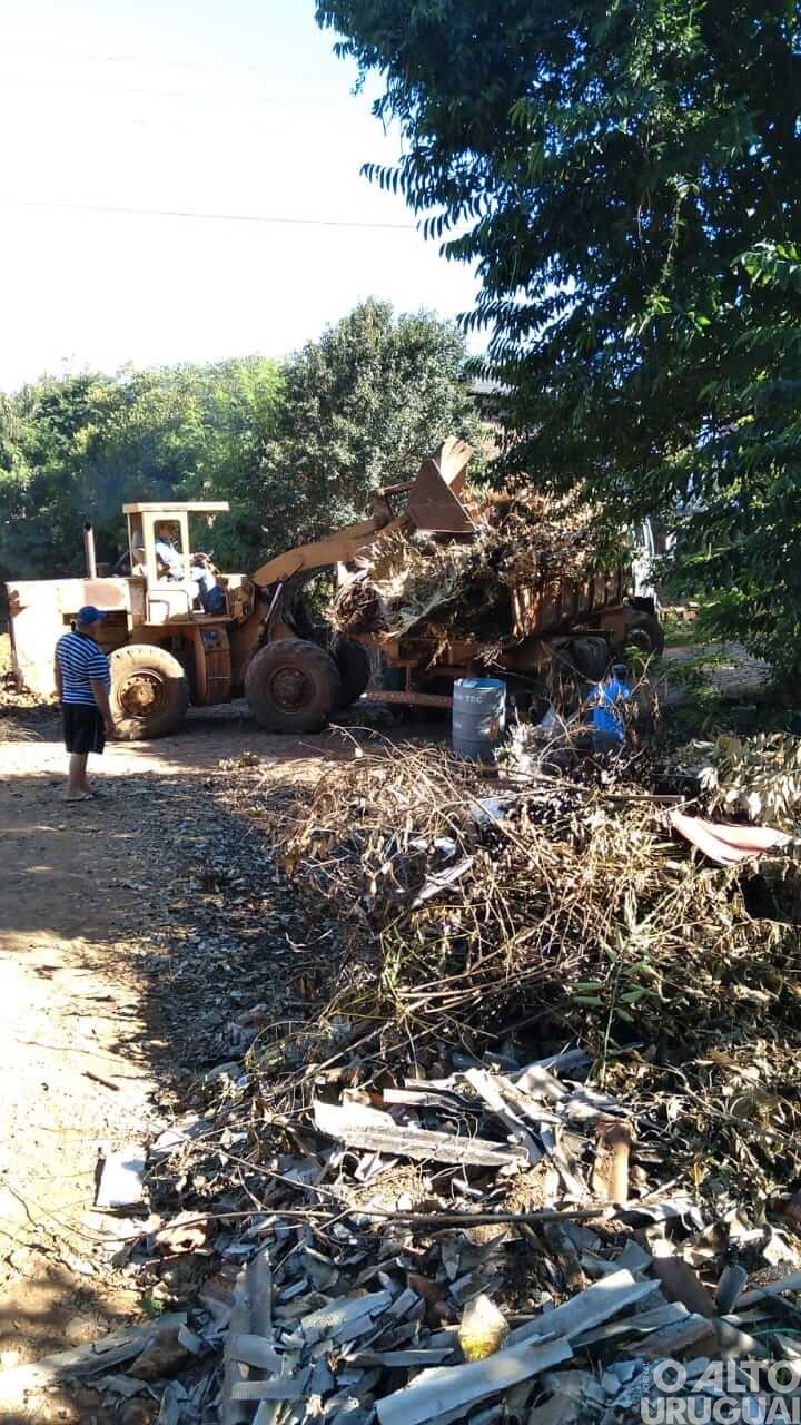 Erval Seco: limpeza constante de galhos e entulhos auxilia no combate à dengue
