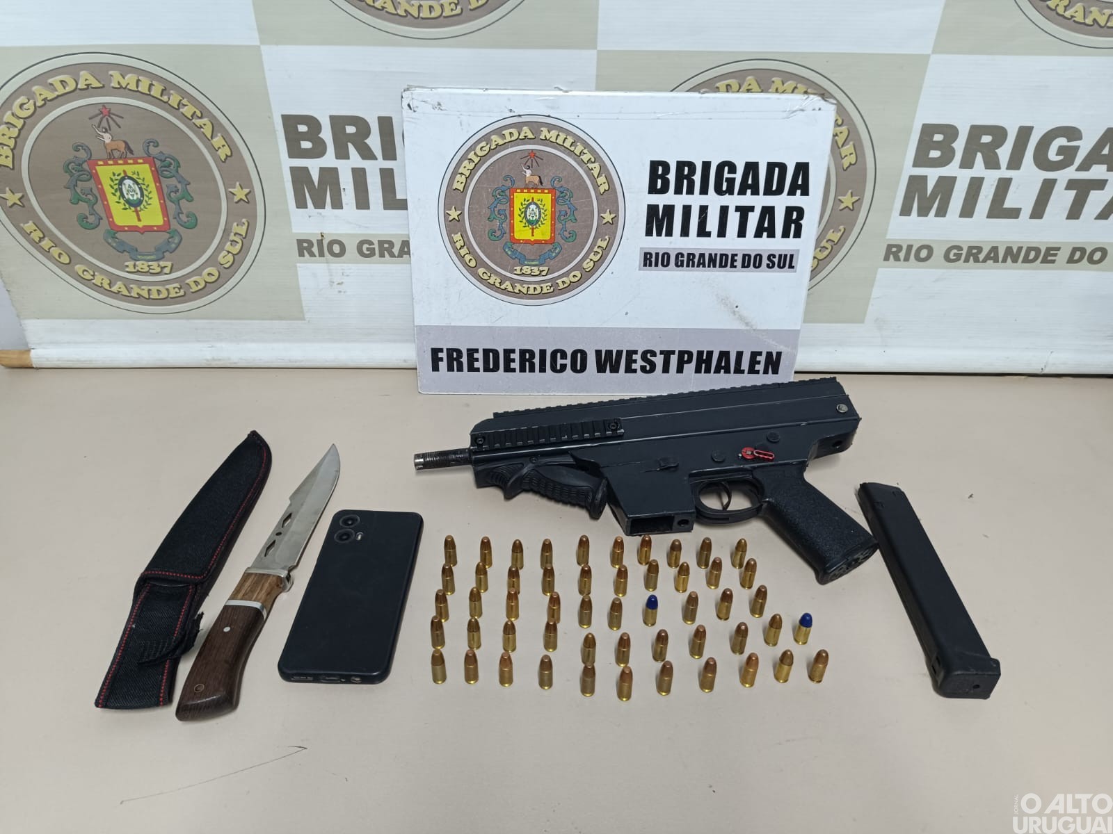 37º BPM realiza prisão em flagrante por porte ilegal de arma de fogo de uso restrito em Frederico Westphalen