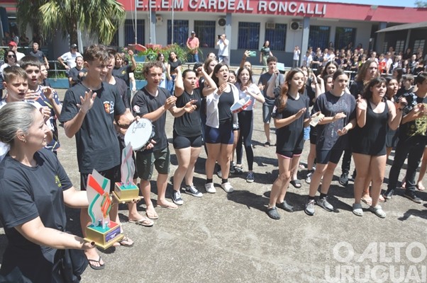 Bandas da Escola Cardeal Roncalli conquistam cinco títulos de campeãs e três de vice-campeãs em SC