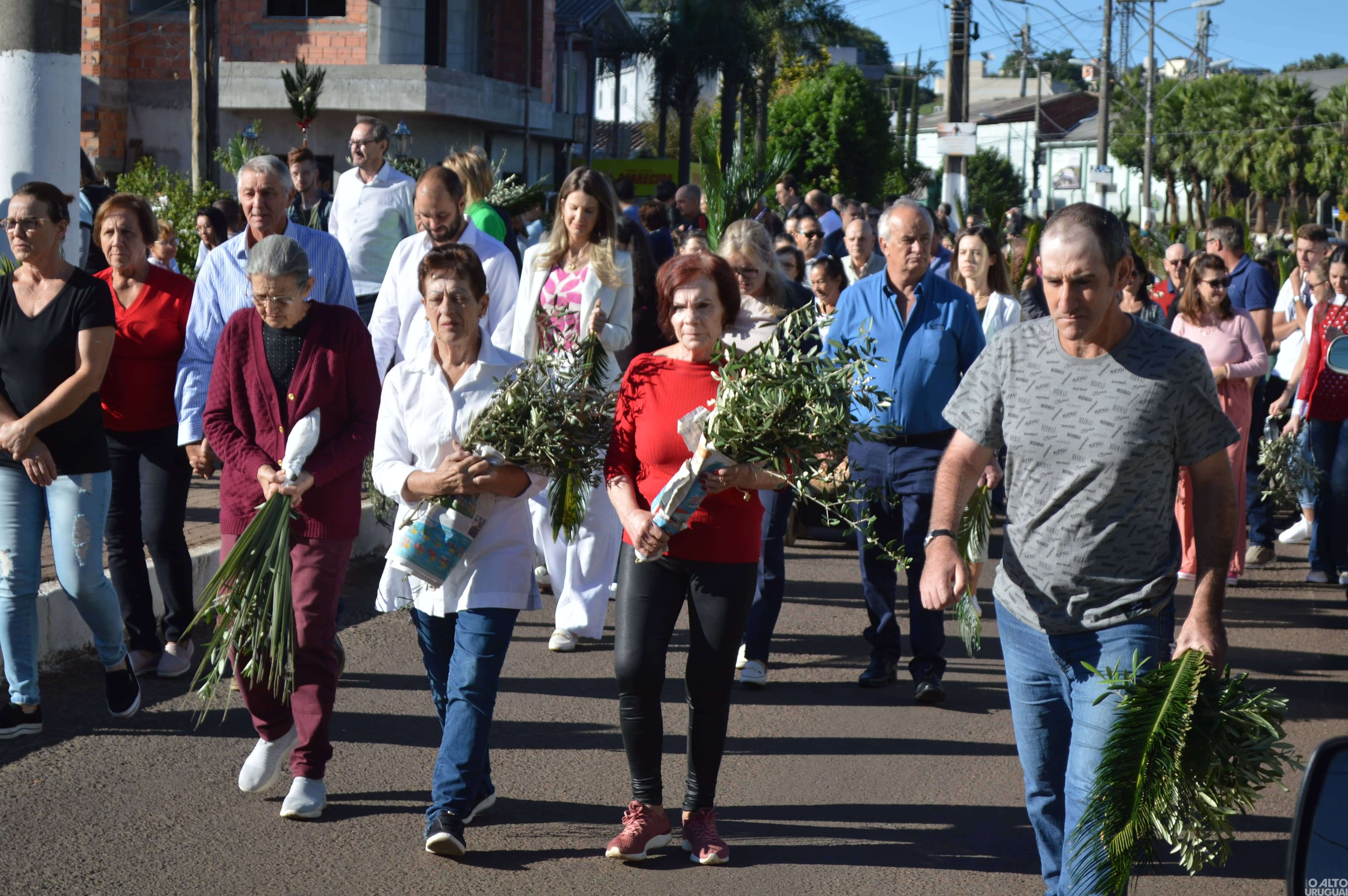 Celebração de Ramos reúne grande número de fiéis em FW