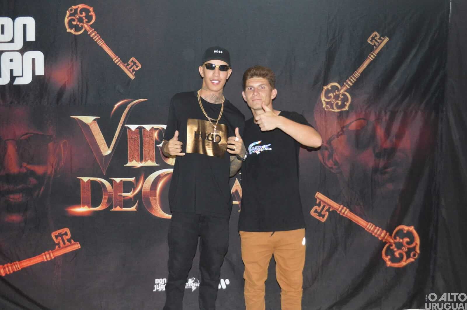 Show de MC Don Juan anima público em FW