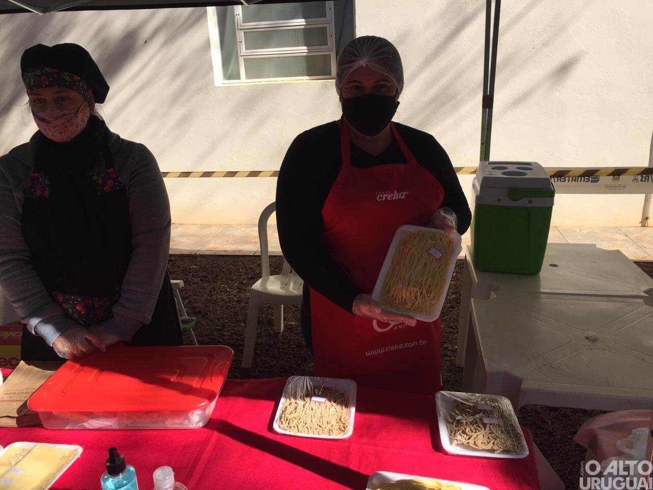 Cristal do Sul: feira movimenta comércio de produtos da agricultura familiar