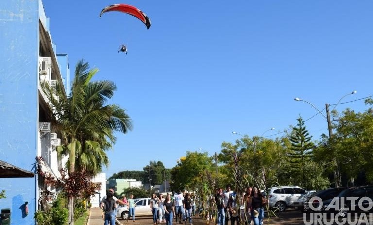 Alunos da UFSM-FW têm recepção acalorada de conhecimento e incentivo