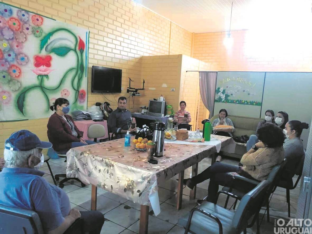 Caiçara: Reunião debate necessidades da Secretaria de Assistência Social