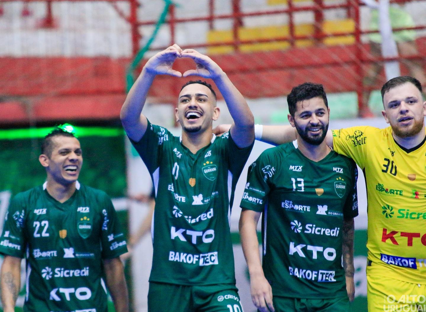 Guarani Futsal goleia o Cerro Largo em FW