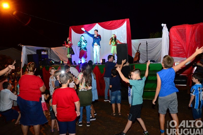 Programação de Natal reúne famílias em Caiçara