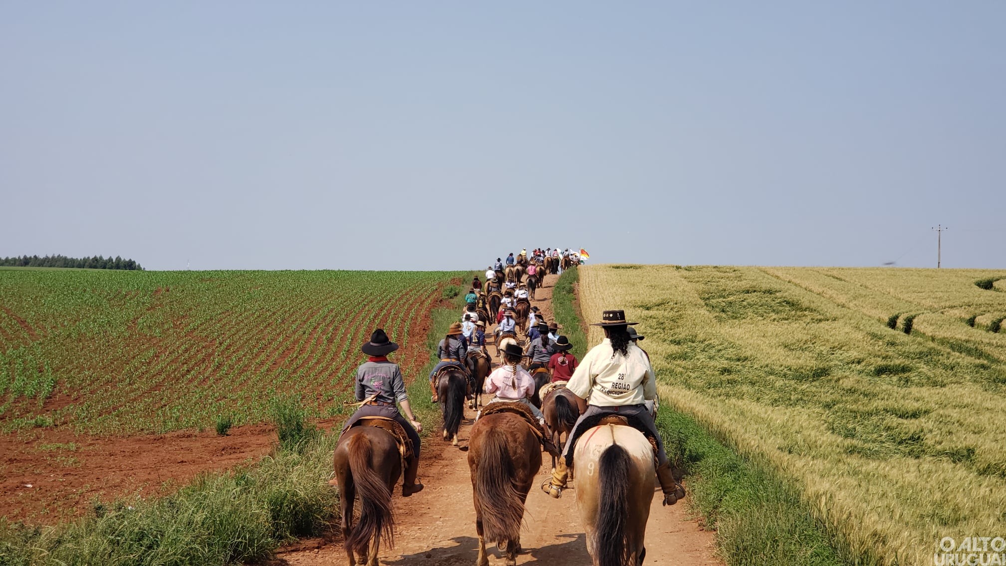 Cavalgada da Mulher Campeira reúne diversas participantes da região