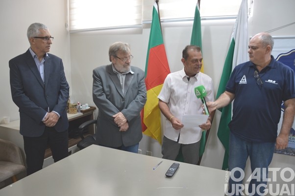 Prefeitura de FW apresenta selo e programação comemorativos aos 70 anos