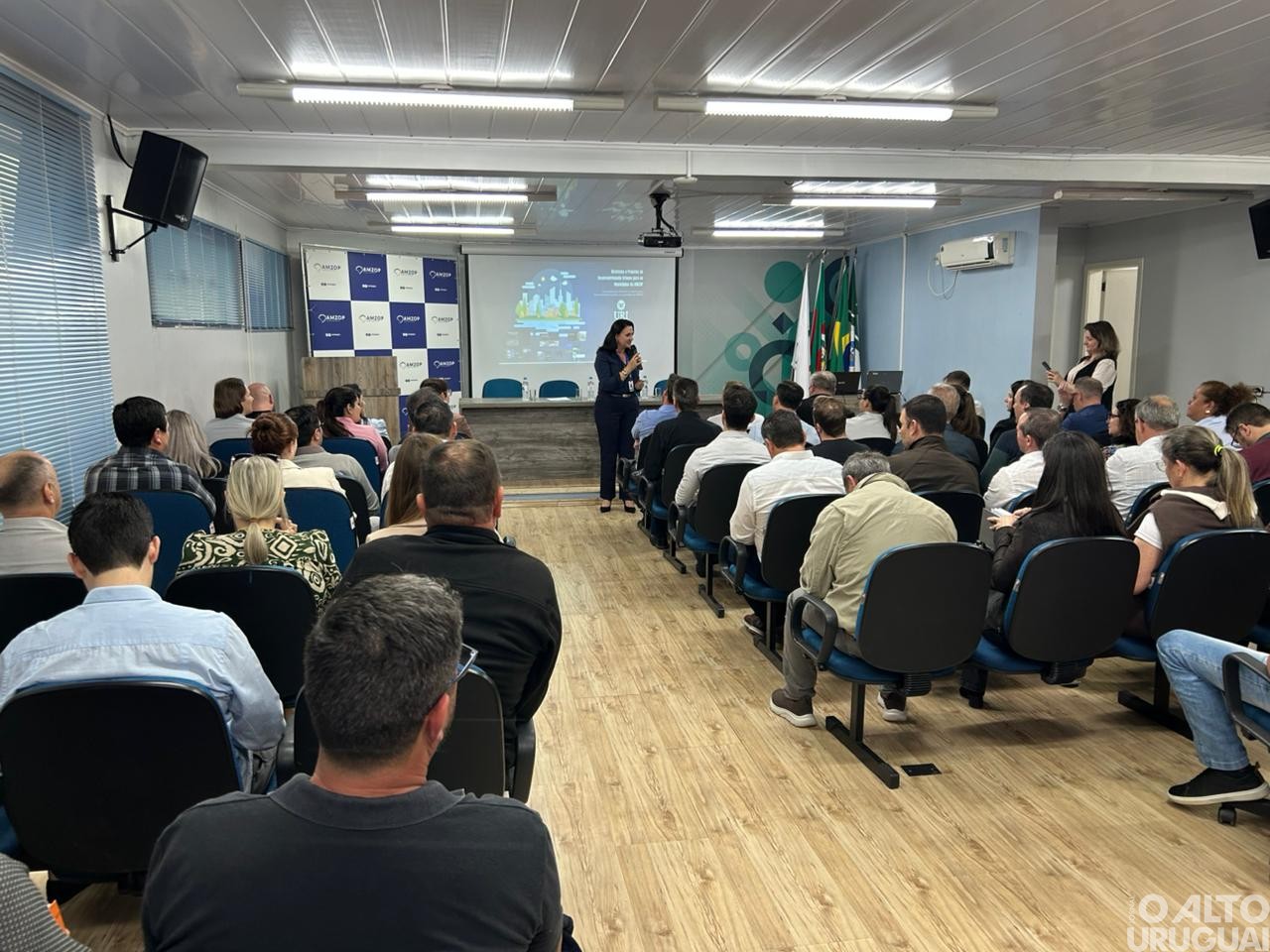 Amzop e URI-FW apresentam estratégias para fortalecimento regional