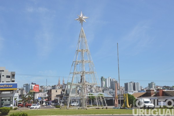 Inicia a instalação dos enfeites do Frederico em Luz