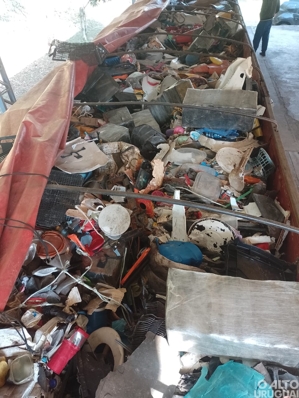 Analistas tributários da Receita Estadual e Batalhão Fazendário de Iraí apreendem seis toneladas de maconha