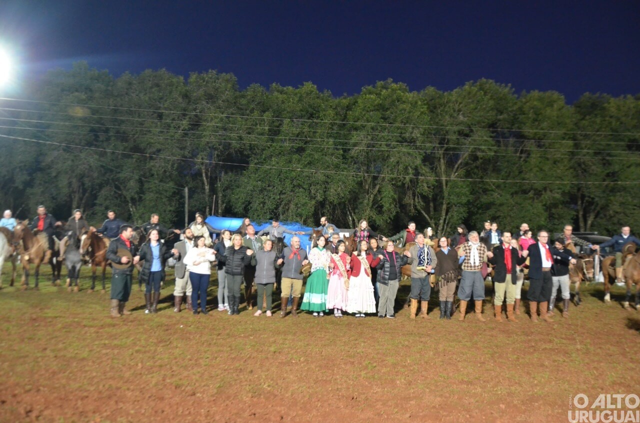 Oração da Ave-Maria marca abertura oficial do Rodeio Crioulo de FW