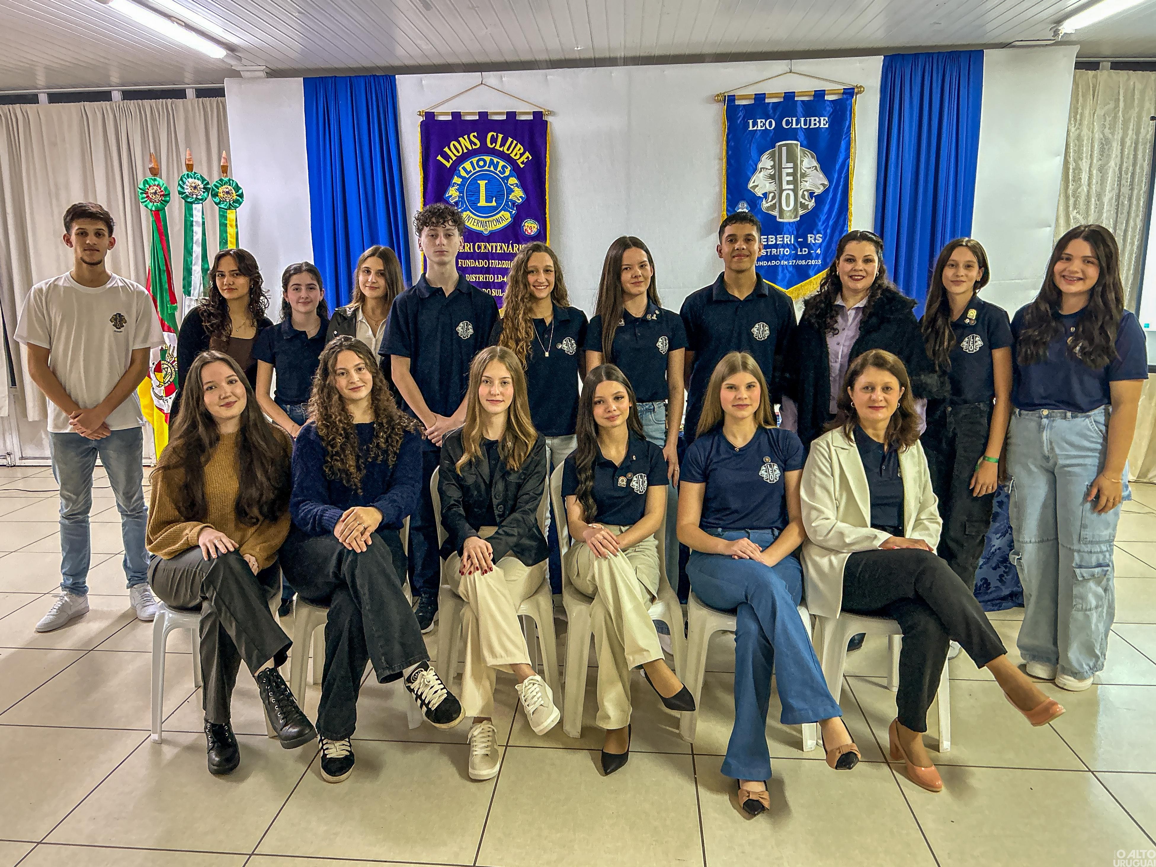 Mariana May Argenta assume a presidência do LEO Clube de Seberi