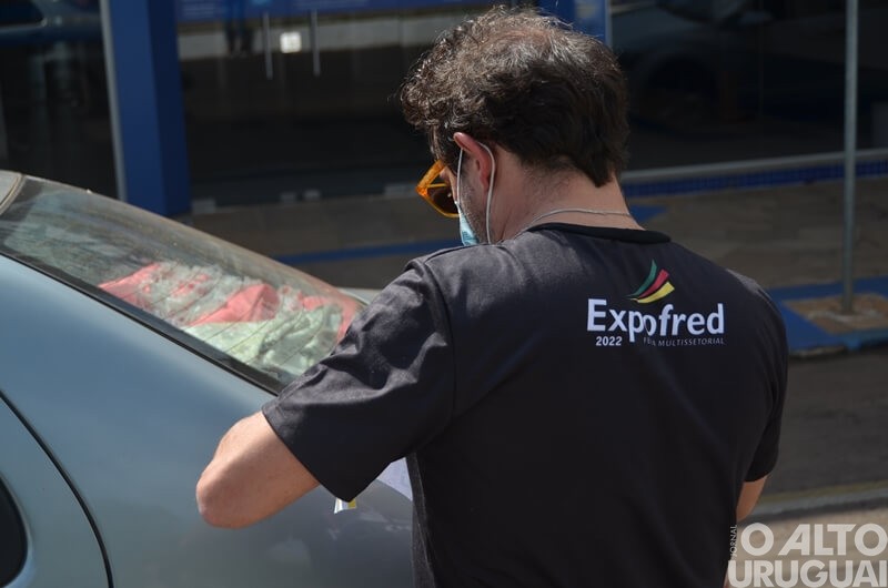 Adesivaço da Expofred acontece neste sábado no largo Vitalino Cerutti