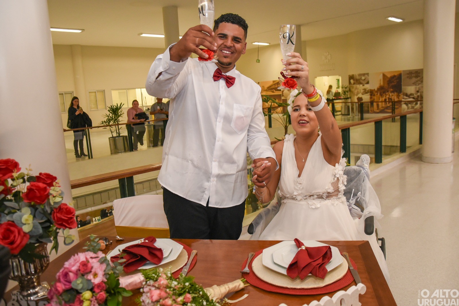 Jovem em tratamento paliativo se casa no Hospital de Clínicas