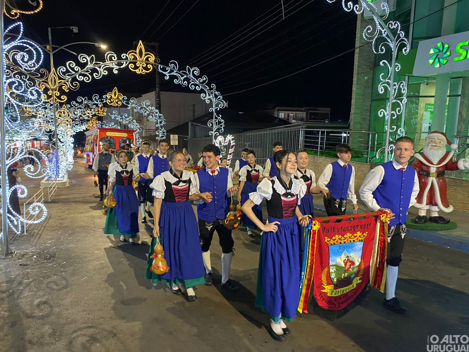 Marcha dos Archotes emociona público no Frederico em Luz