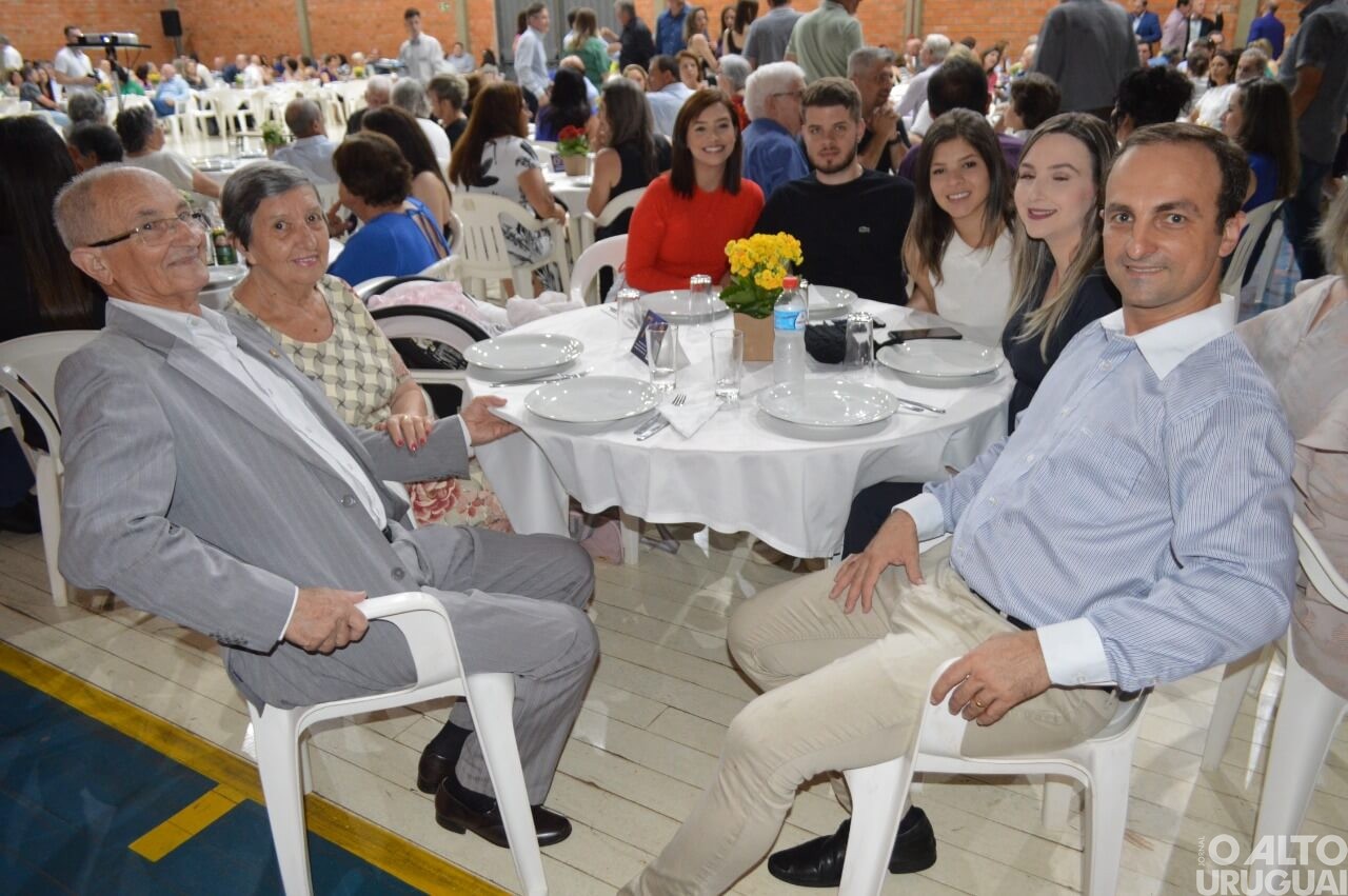 Jantar marca 40 anos da Apae-FW
