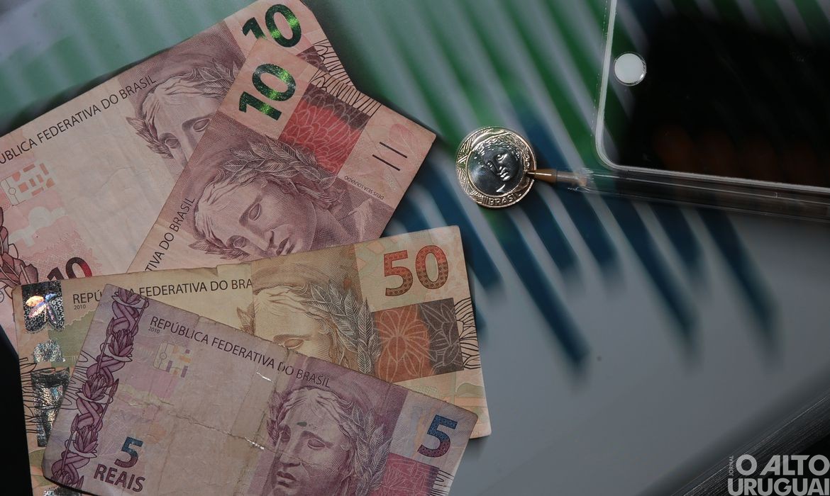 Caixa paga Auxílio Brasil a cadastrados com NIS final 7