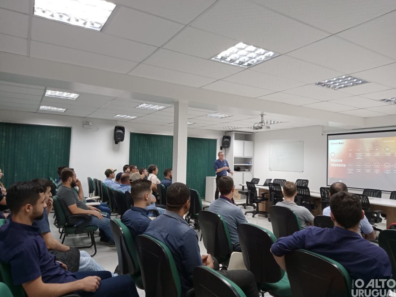 Cresol Raiz realiza encontro com técnicos agrícolas e agrônomos