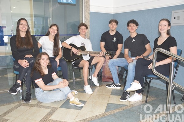 Caravana do Enem reúne mais de 600 estudantes na URI/FW