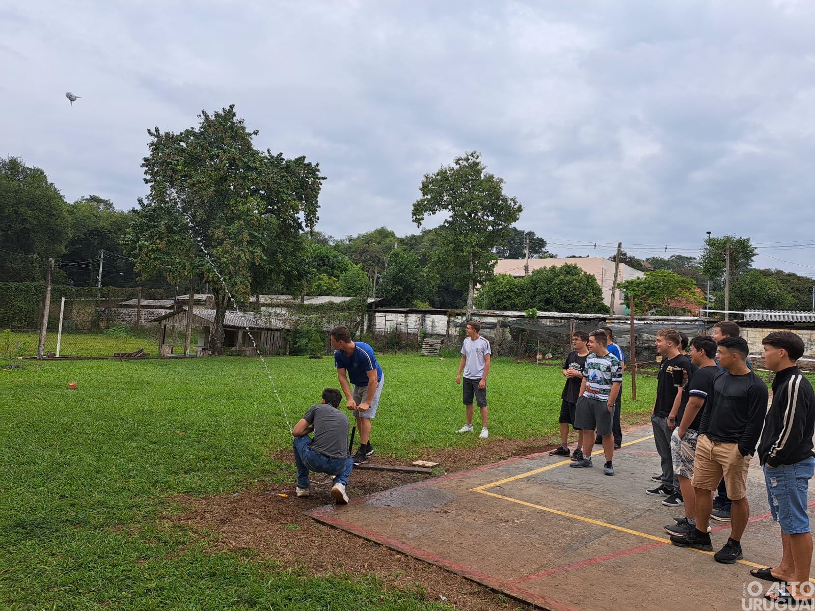 Alunos da Escola Visconde de Taunay de Irai lançam foguete em projeto de Práticas Experimentais