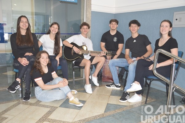 Caravana do Enem reúne mais de 600 estudantes na URI/FW