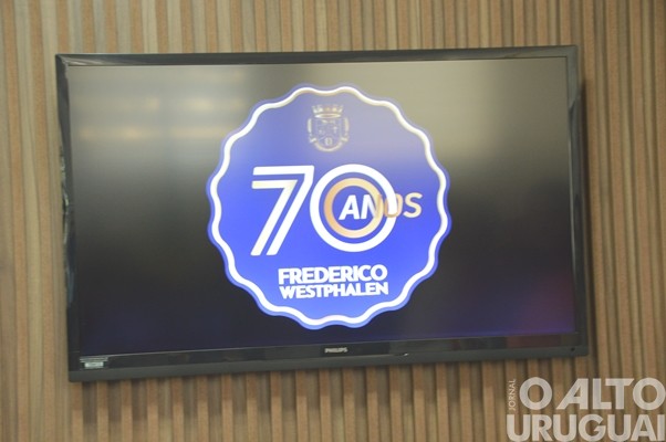 Prefeitura de FW apresenta selo e programação comemorativos aos 70 anos